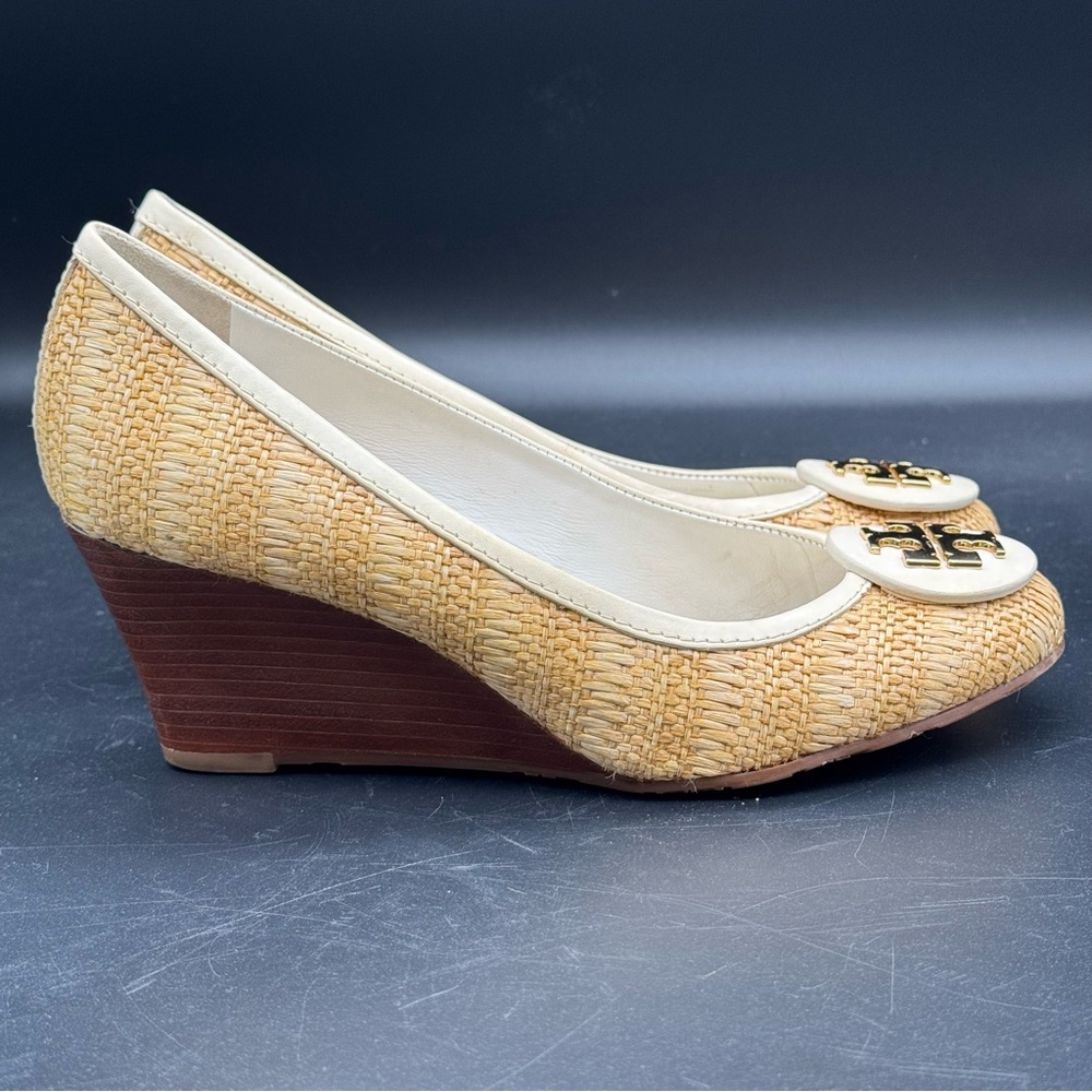Women’s TORY BURCH Sally Beige Raffia & Leather Wedges Logo Heels Size 7